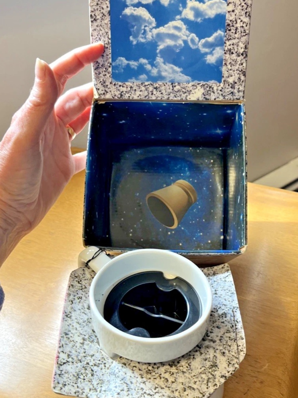 Hotjo Coffee Mug Cup 1980s 14oz White Ceramic Travel with Lid & Box -VNOS! - Picture 8 of 13